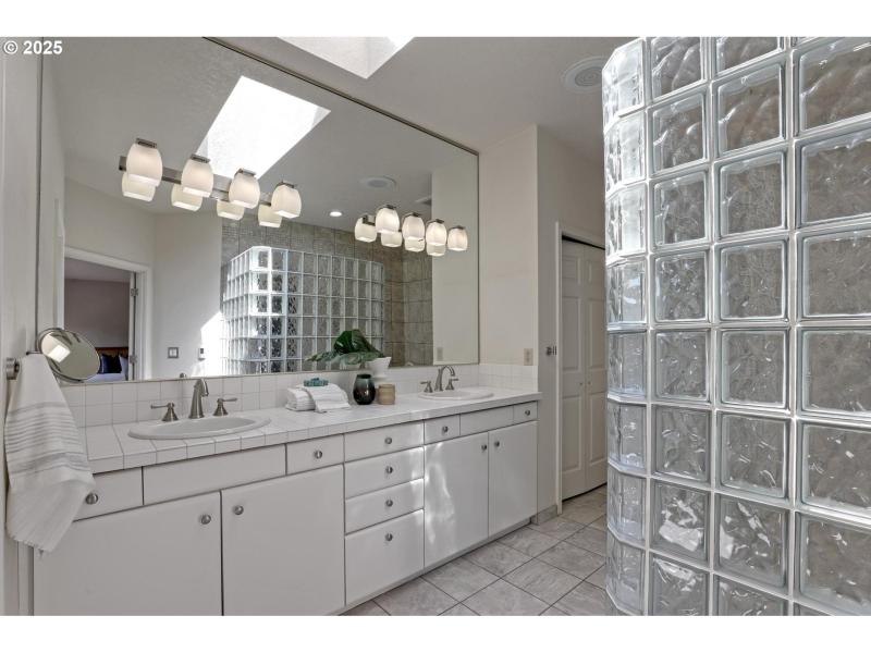 Owner's Suite Bathroom