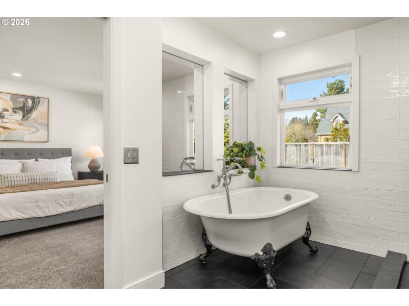 Owner's Suite Bathroom