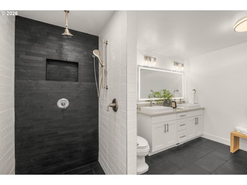 Owner's Suite Bathroom