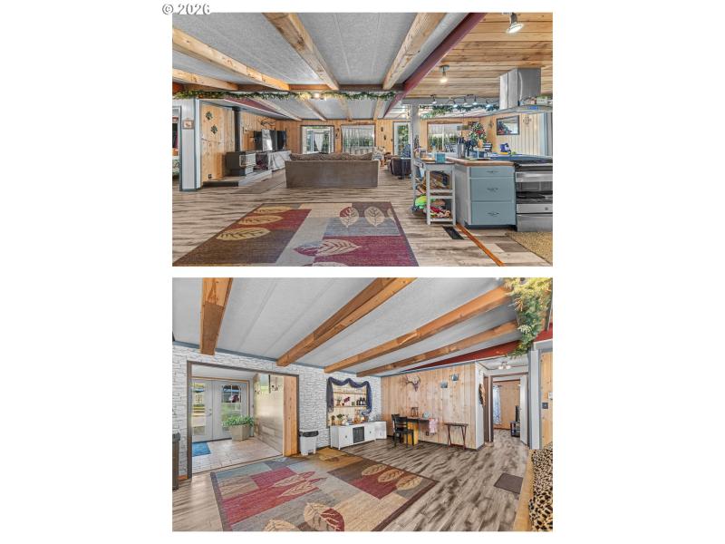 Living Room/Entrance