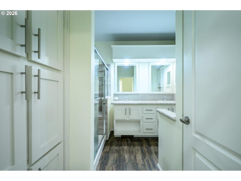 Owner's Suite Bathroom