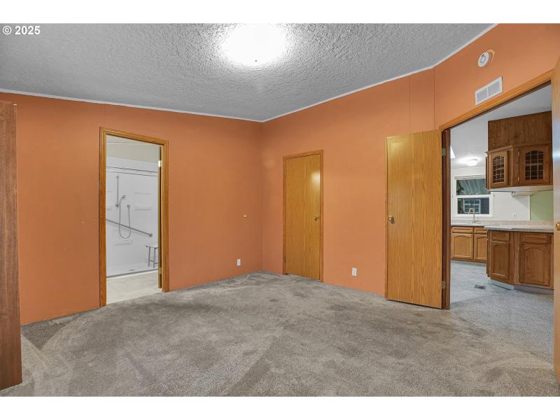 Bedroom, Owner's Suite