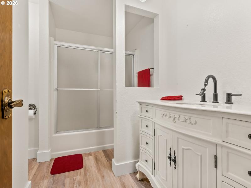 Bathroom, Continental