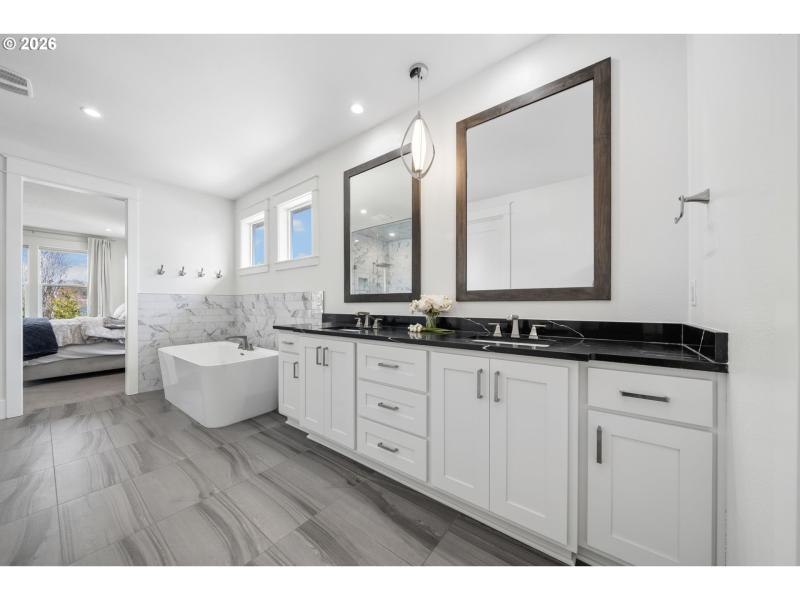 Owner's Suite Bathroom