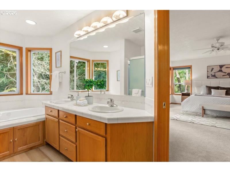 Owner's Suite Bathroom