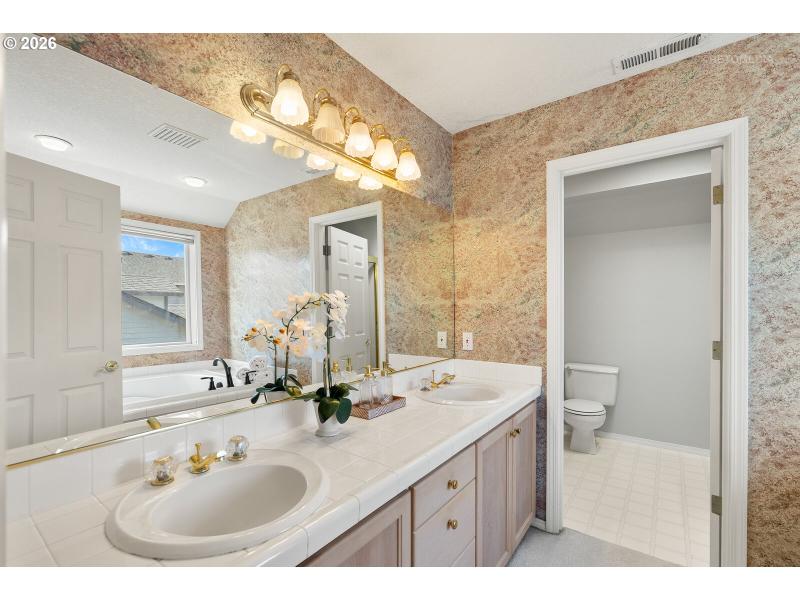 Owner's Suite Bathroom