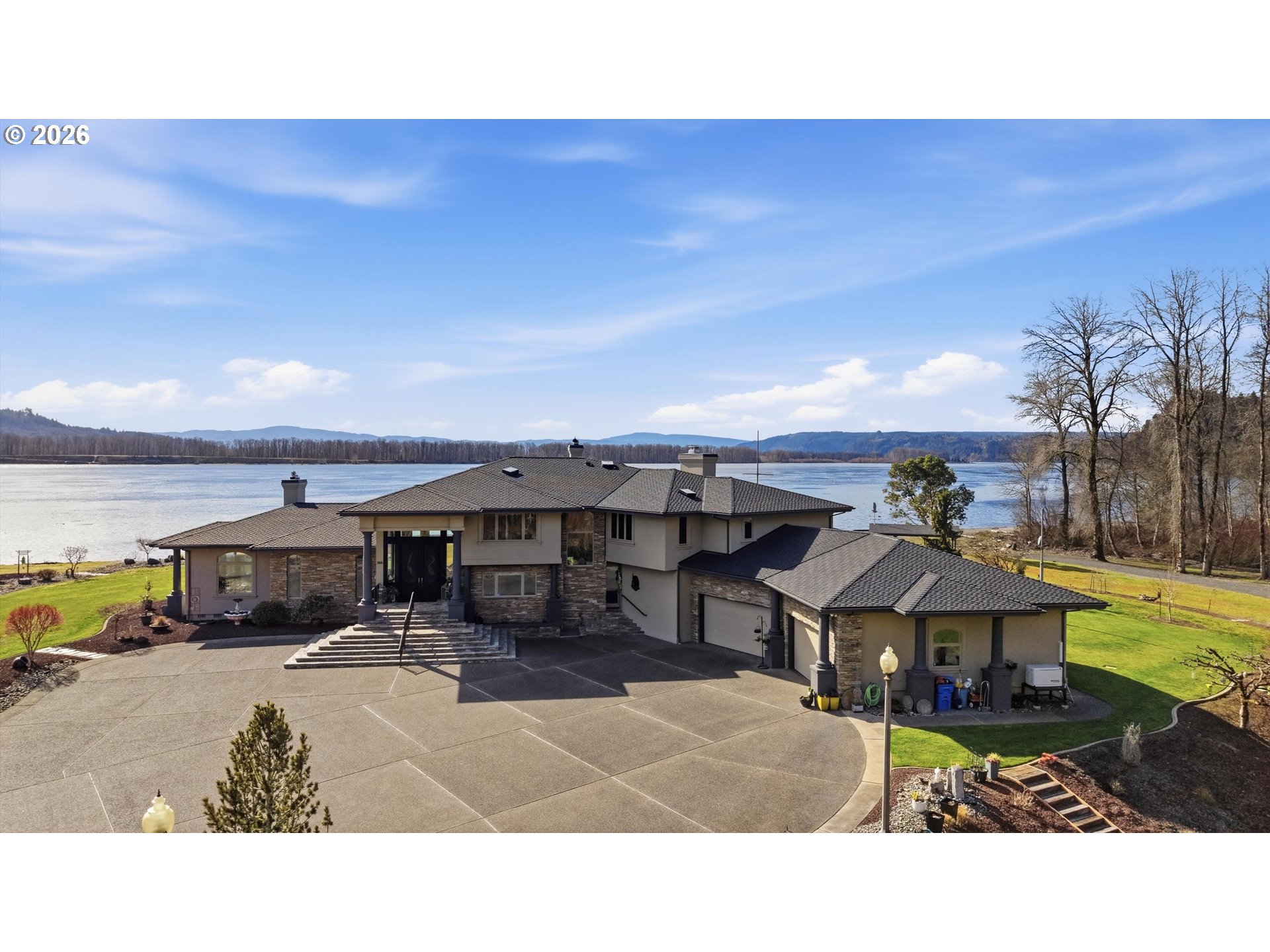 266 COLUMBIA POINT RD, Longview, WA 98632