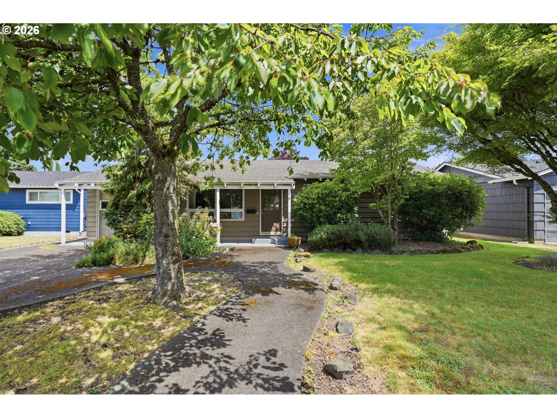 2556 TAYLOR AVE, Longview, WA 98632