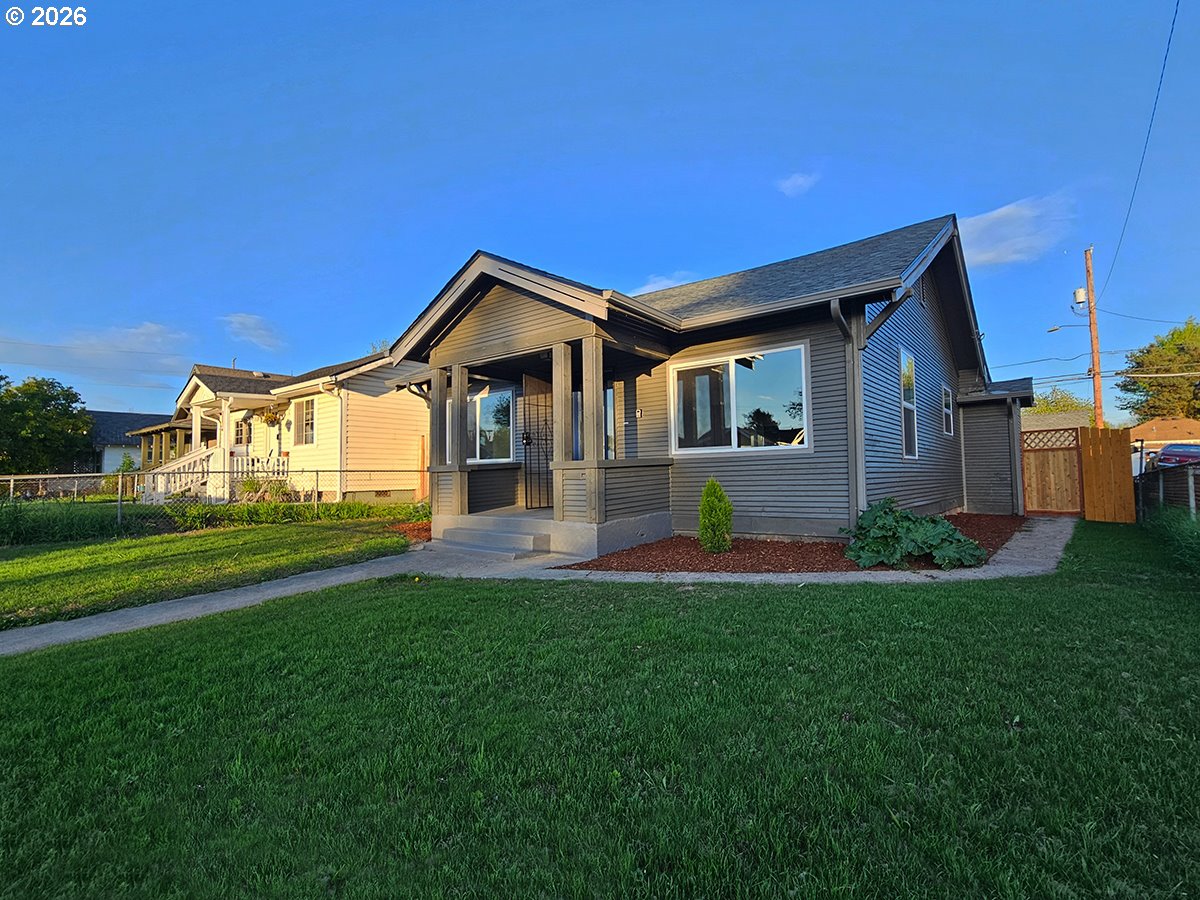 340 17TH AVE, Longview, WA 98632