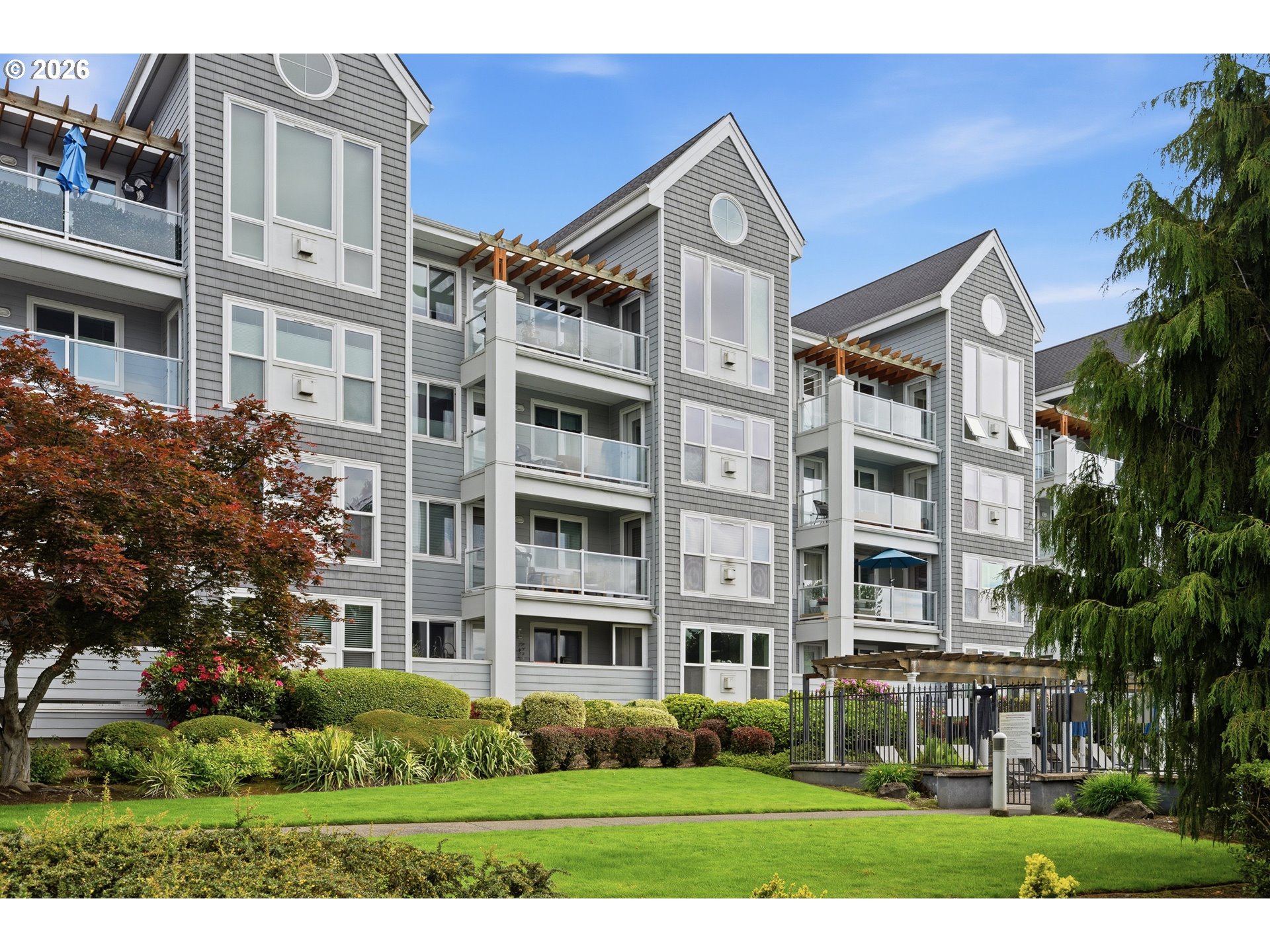 520 COLUMBIA RIVER DR, Vancouver, WA 98661