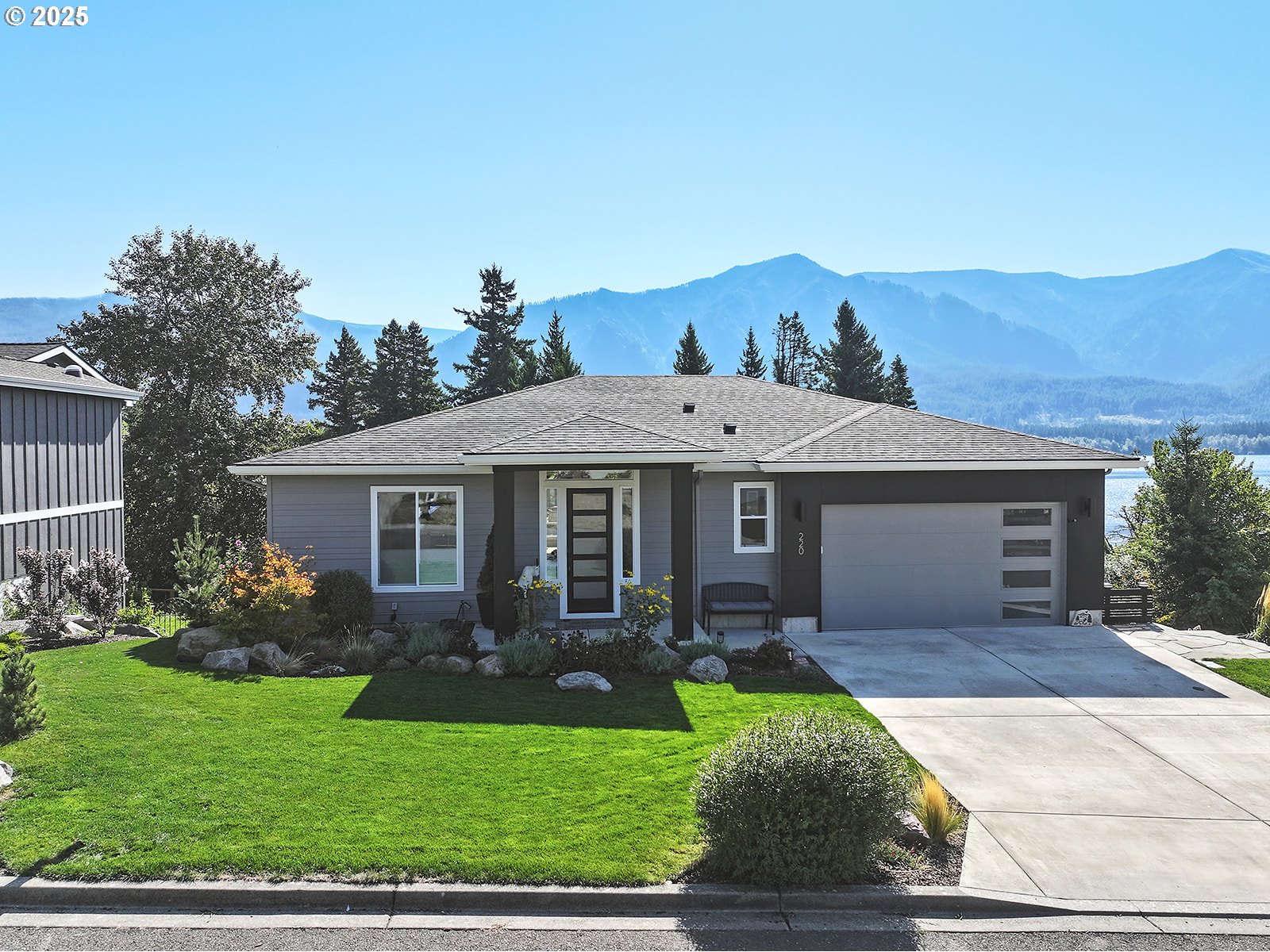 220 LOWER BASSO CIR, Stevenson, WA 98648
