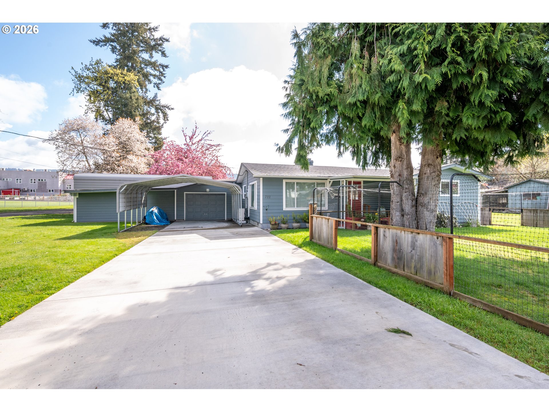 722 2ND AVE, CastleRock, WA 98611