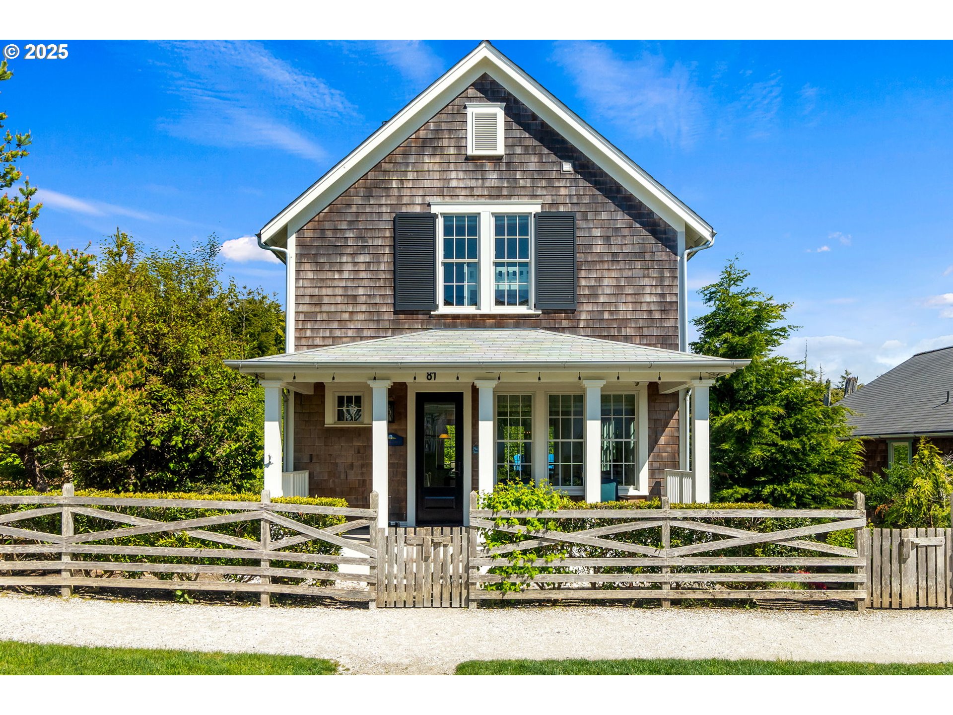 81 Compass ST, PacificBeach, WA 98571