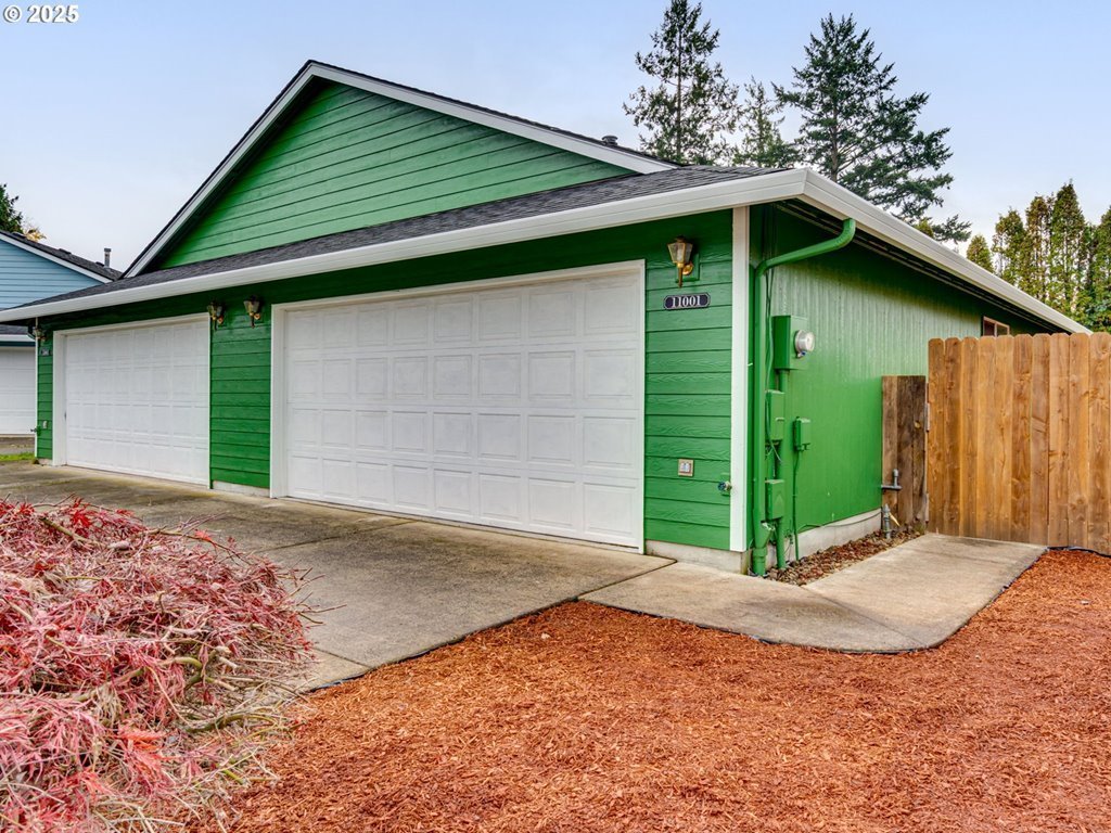 11001 43RD CIR, Vancouver, WA 98682