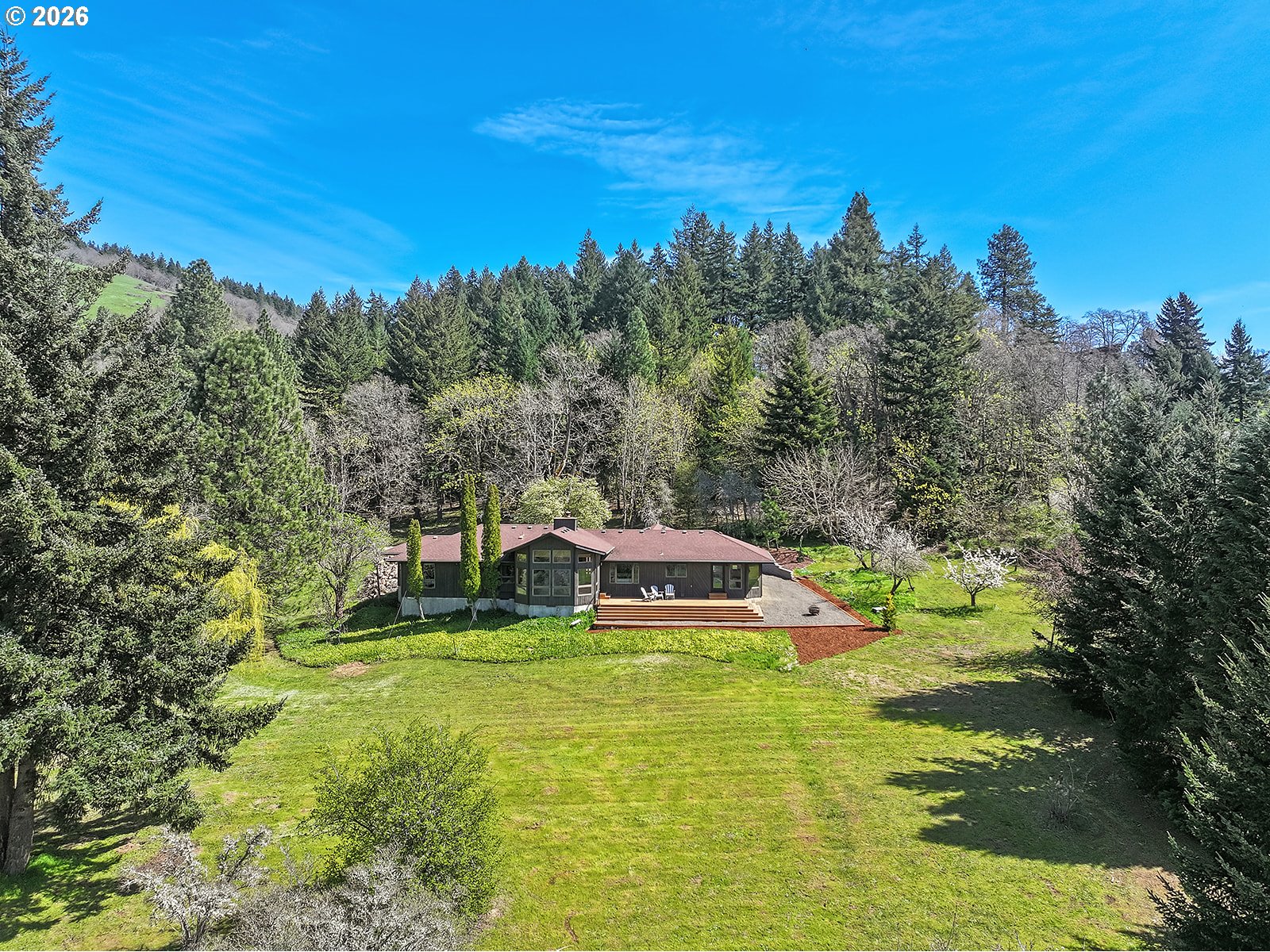 201 Country Place RD, WhiteSalmon, WA 98672