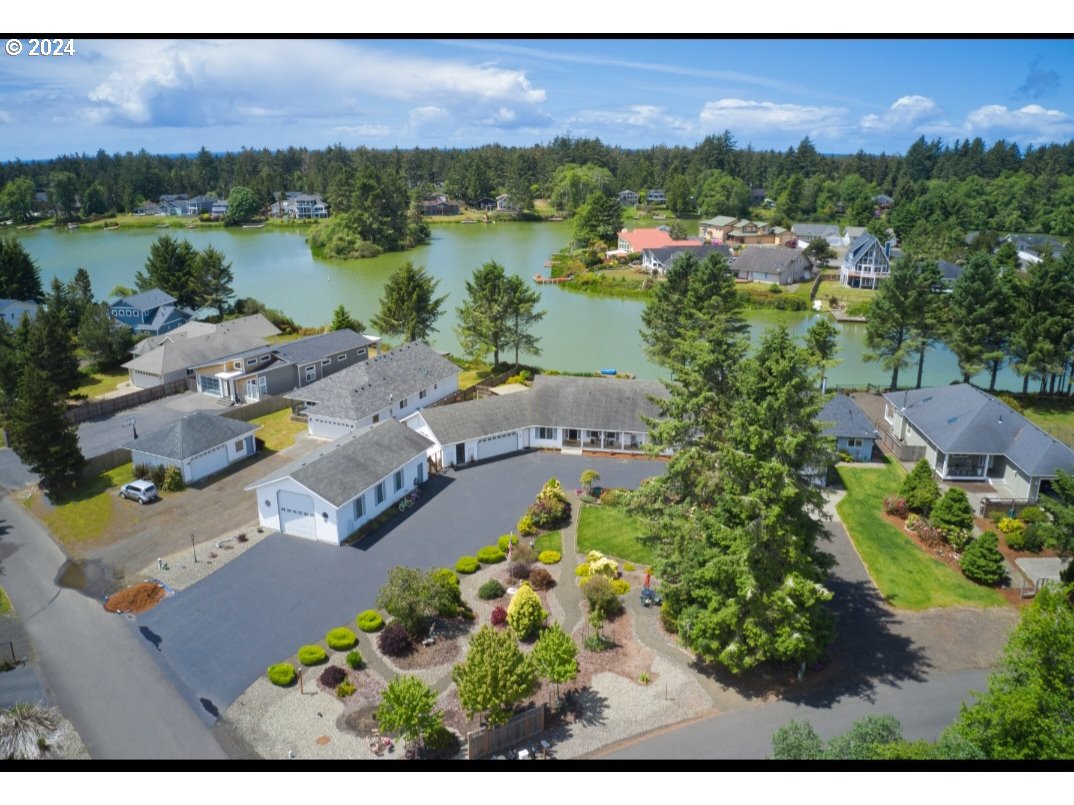 363 Eagle Nest CT, OceanShores, WA 98569