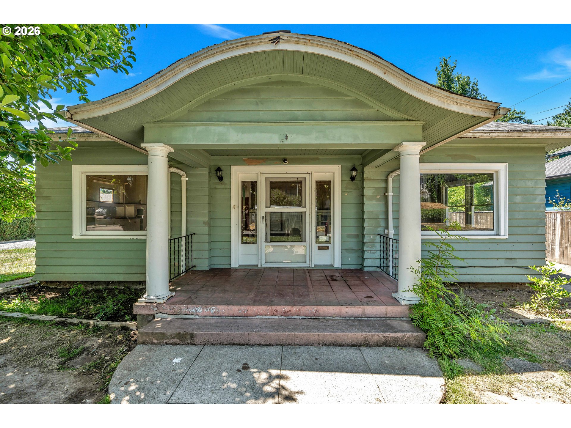 8906 WILLAMETTE BLVD