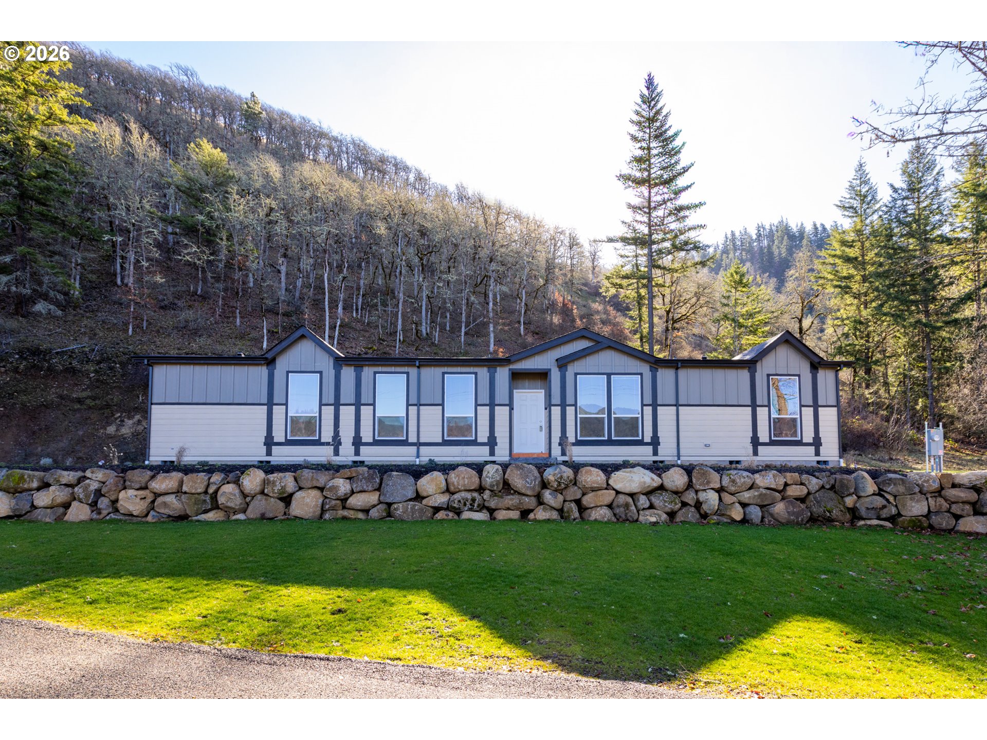 698 HIGHWAY 141, WhiteSalmon, WA 98672