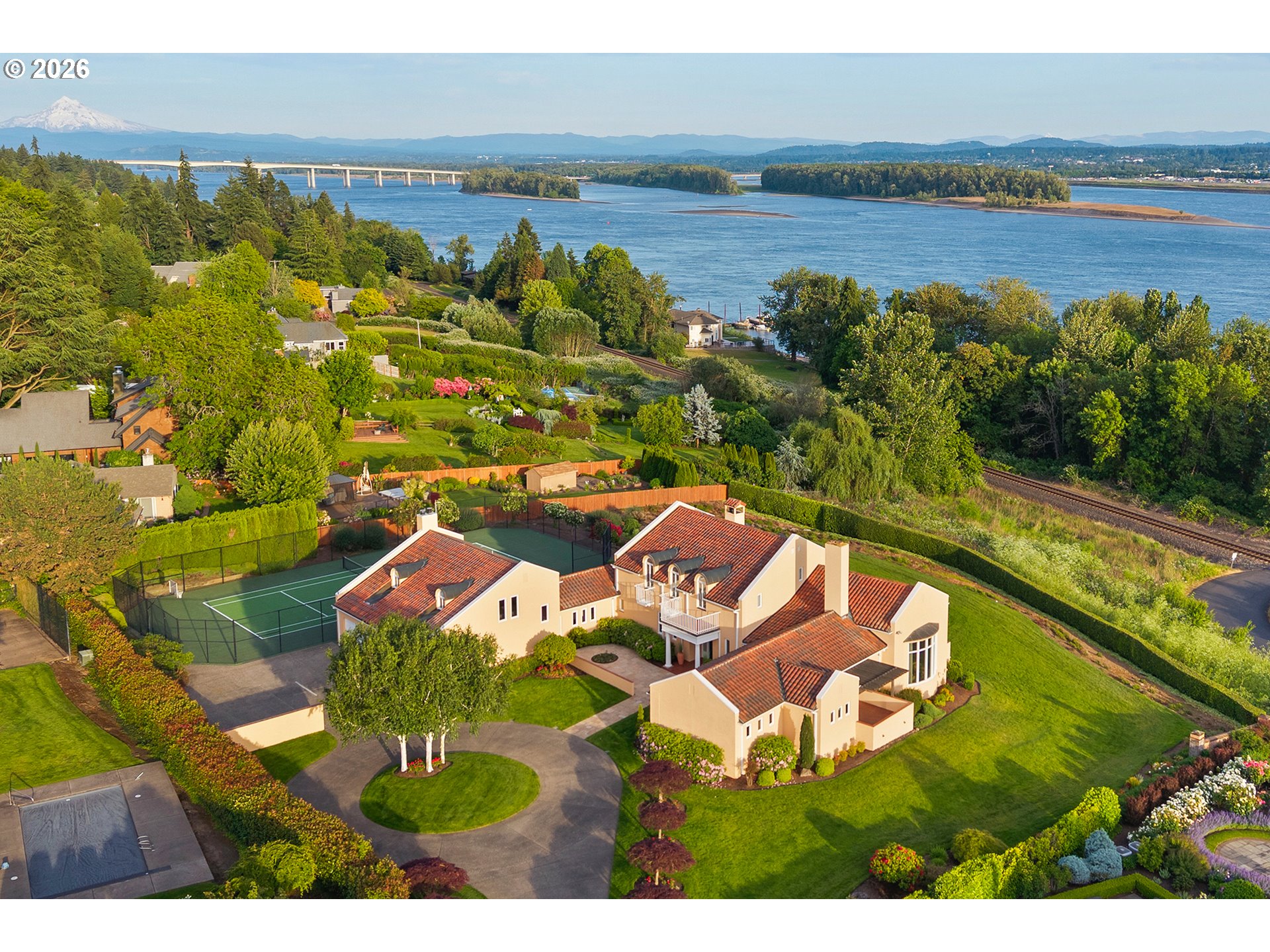 8703 PORTER CIR, Vancouver, WA 98664