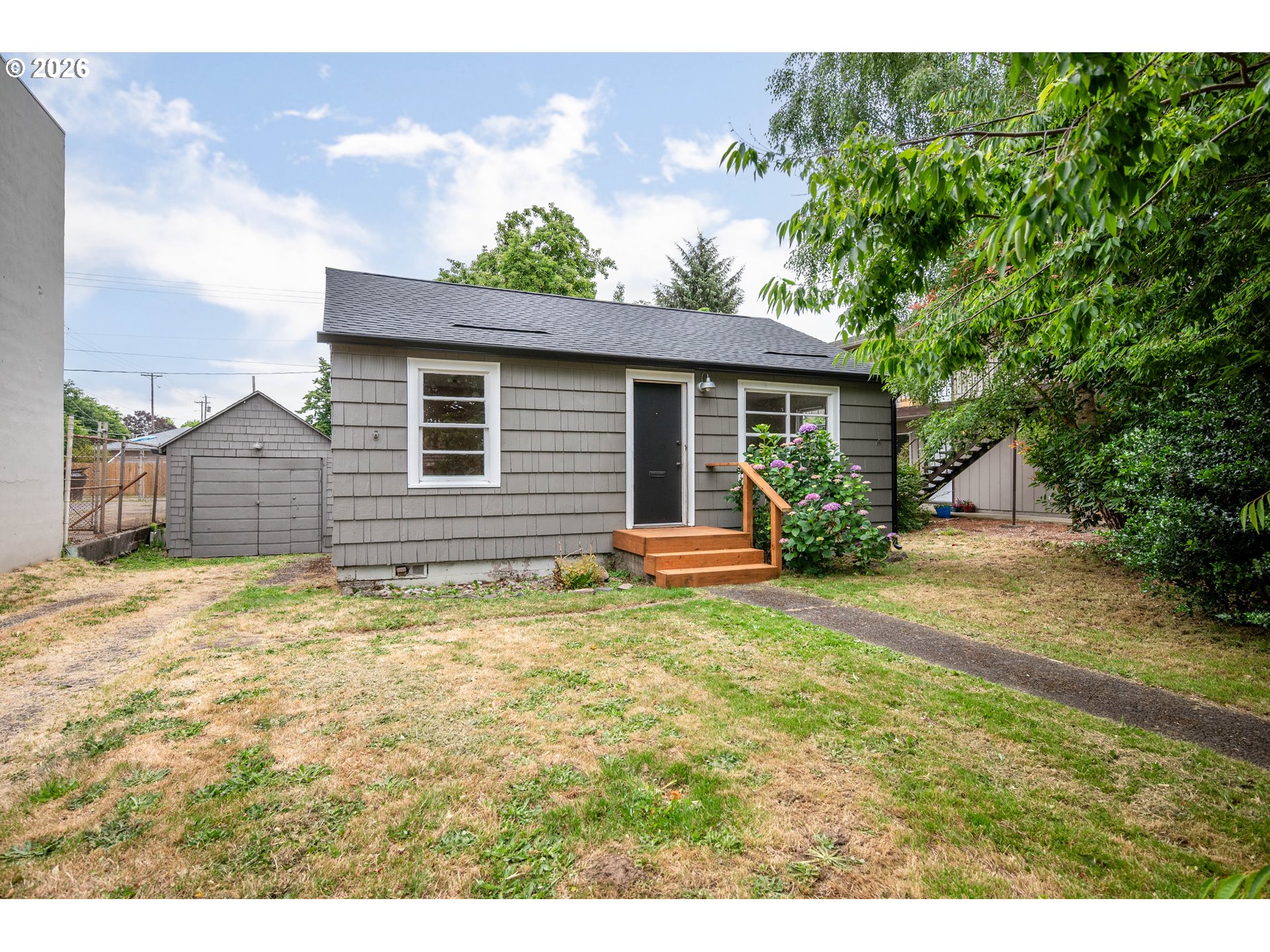 1158 10TH AVE, Longview, WA 98632
