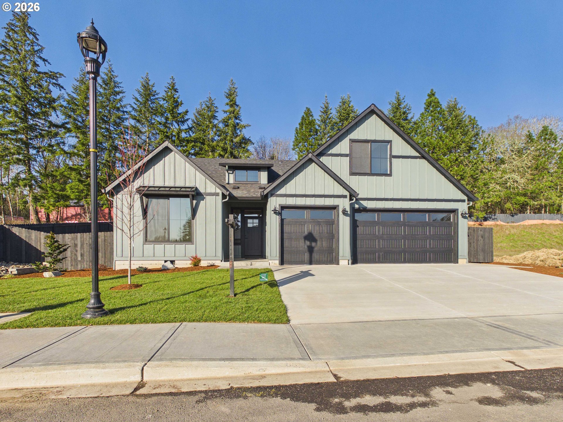 521 20TH WAY, LaCenter, WA 98629