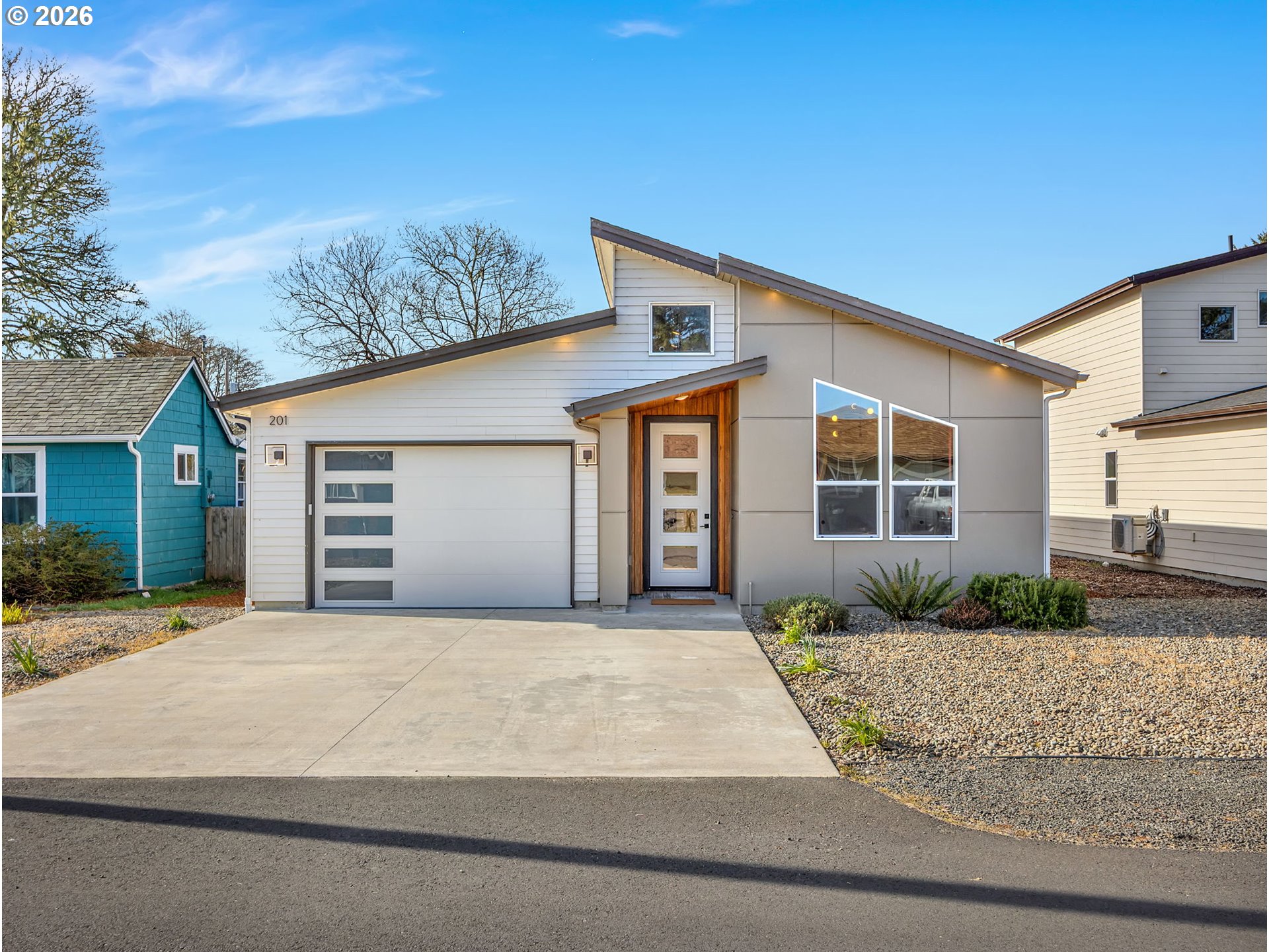 201 24TH ST, LongBeach, WA 98631