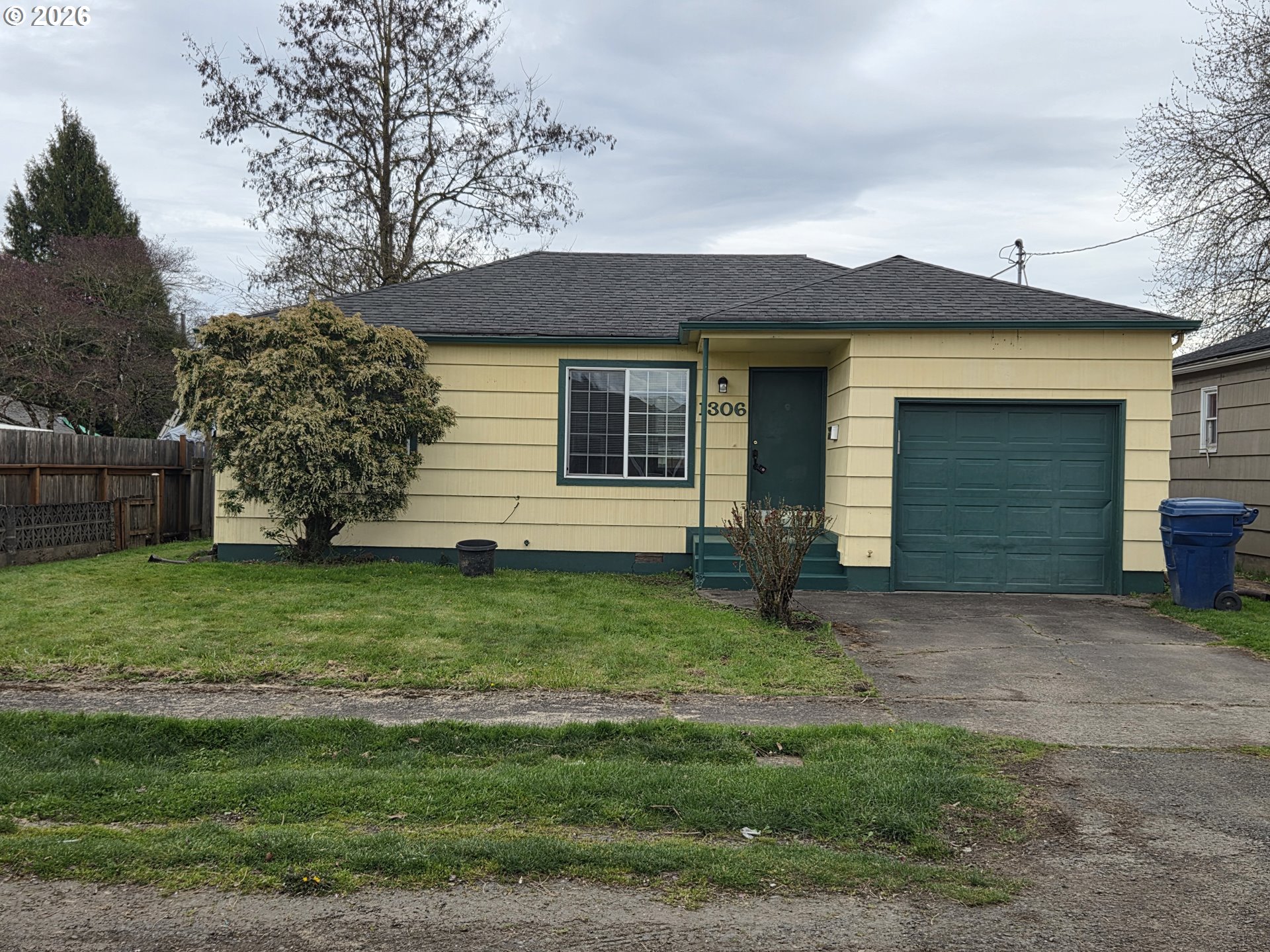 1306 3RD AVE, Kelso, WA 98626