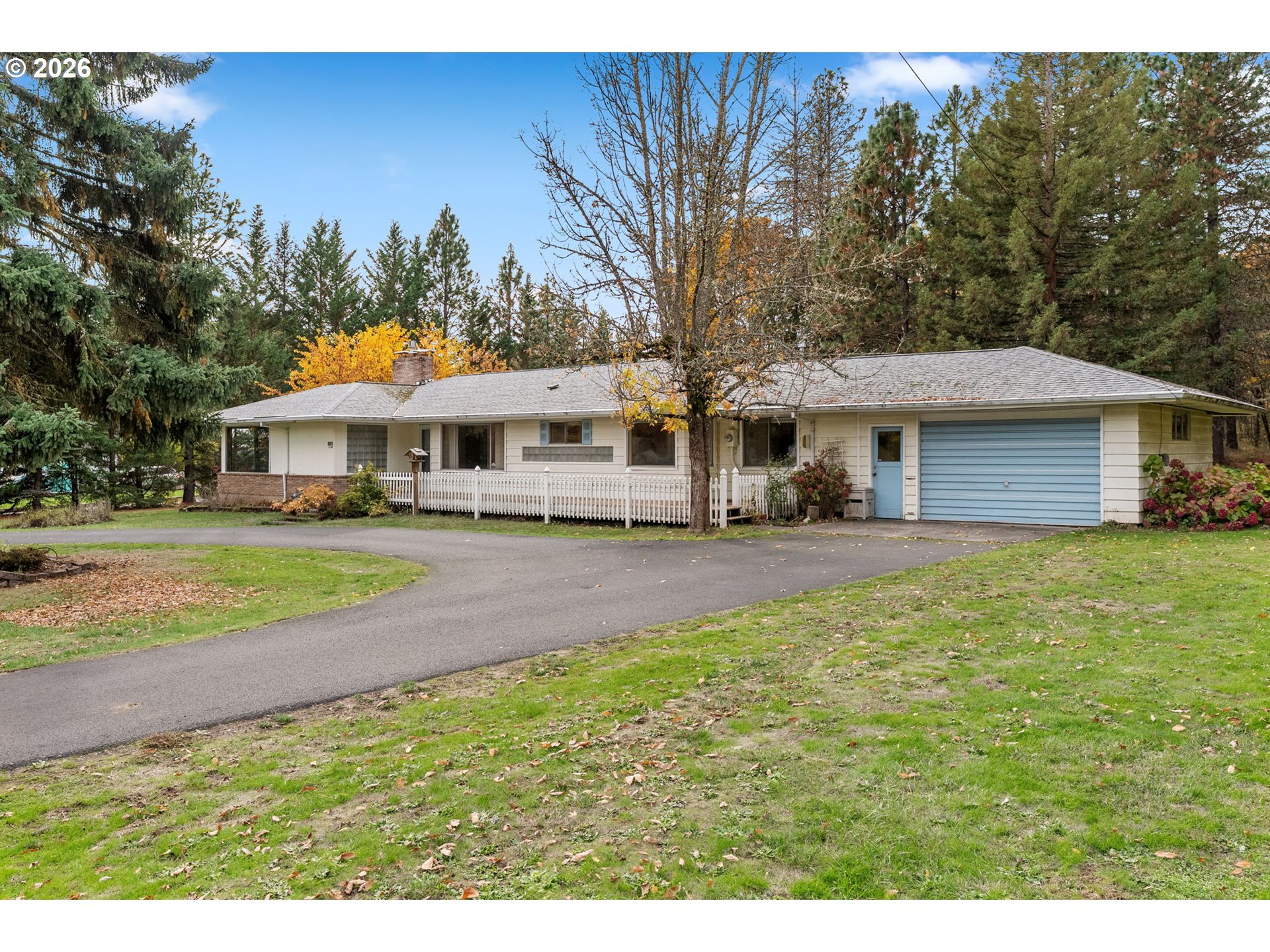 1412 MAIN AVE, WhiteSalmon, WA 98672
