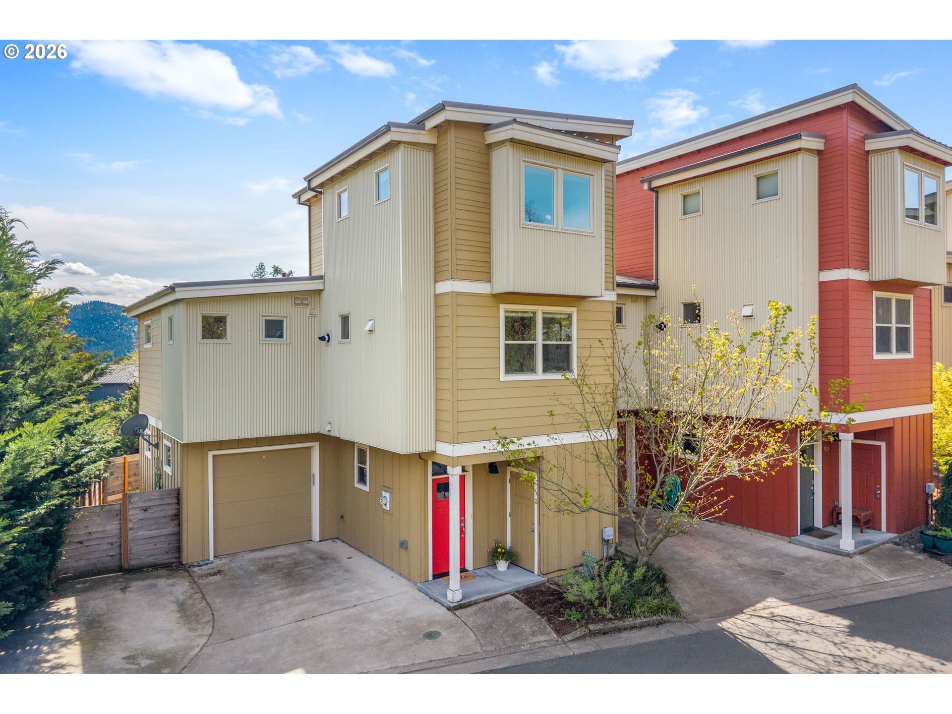 523 UPPER WYERS, WhiteSalmon, WA 98672