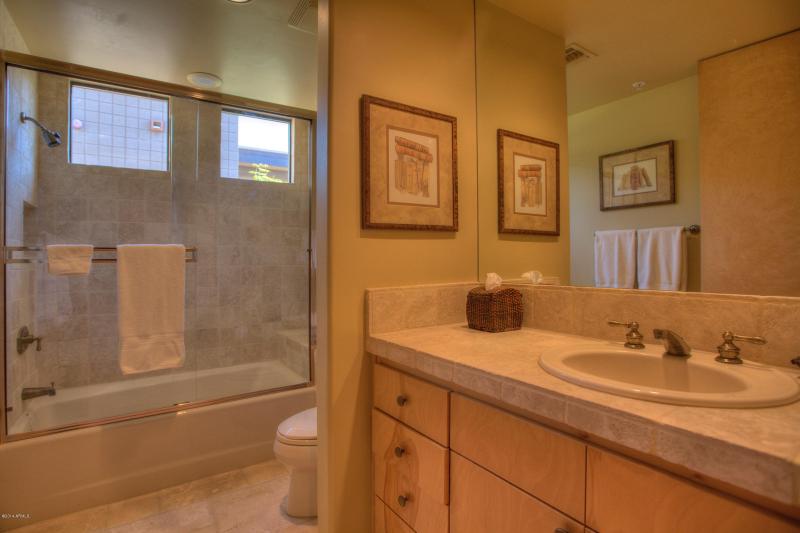 016_Guest Bath 2