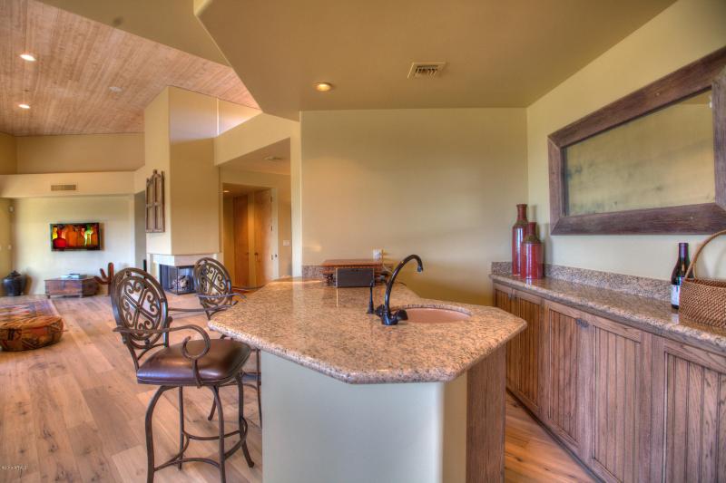 017_Wet Bar