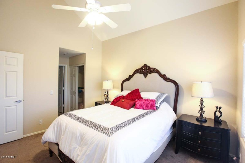 Master Bedroom2