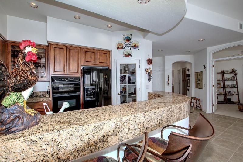 BREAKFAST BAR