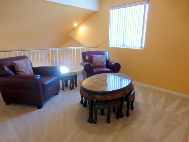 loft sitting area