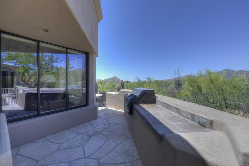 025_Patio Grill