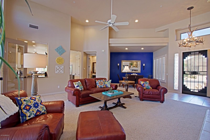 Living room 3