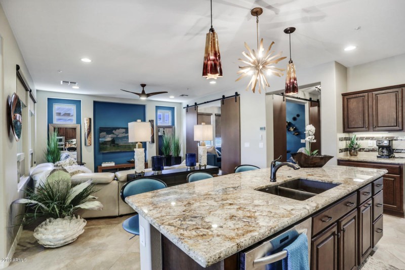 OPEN FLOOR PLAN