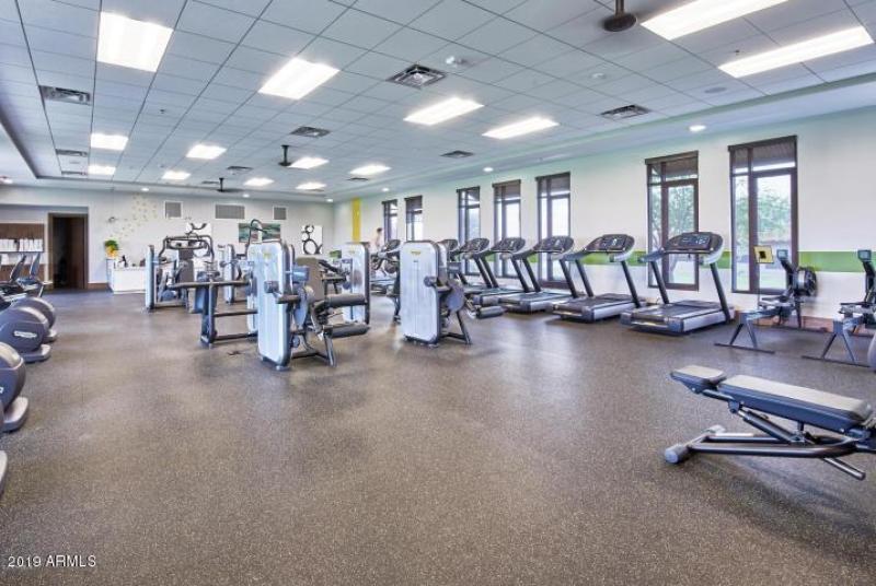 14-MITA CLUB GYM