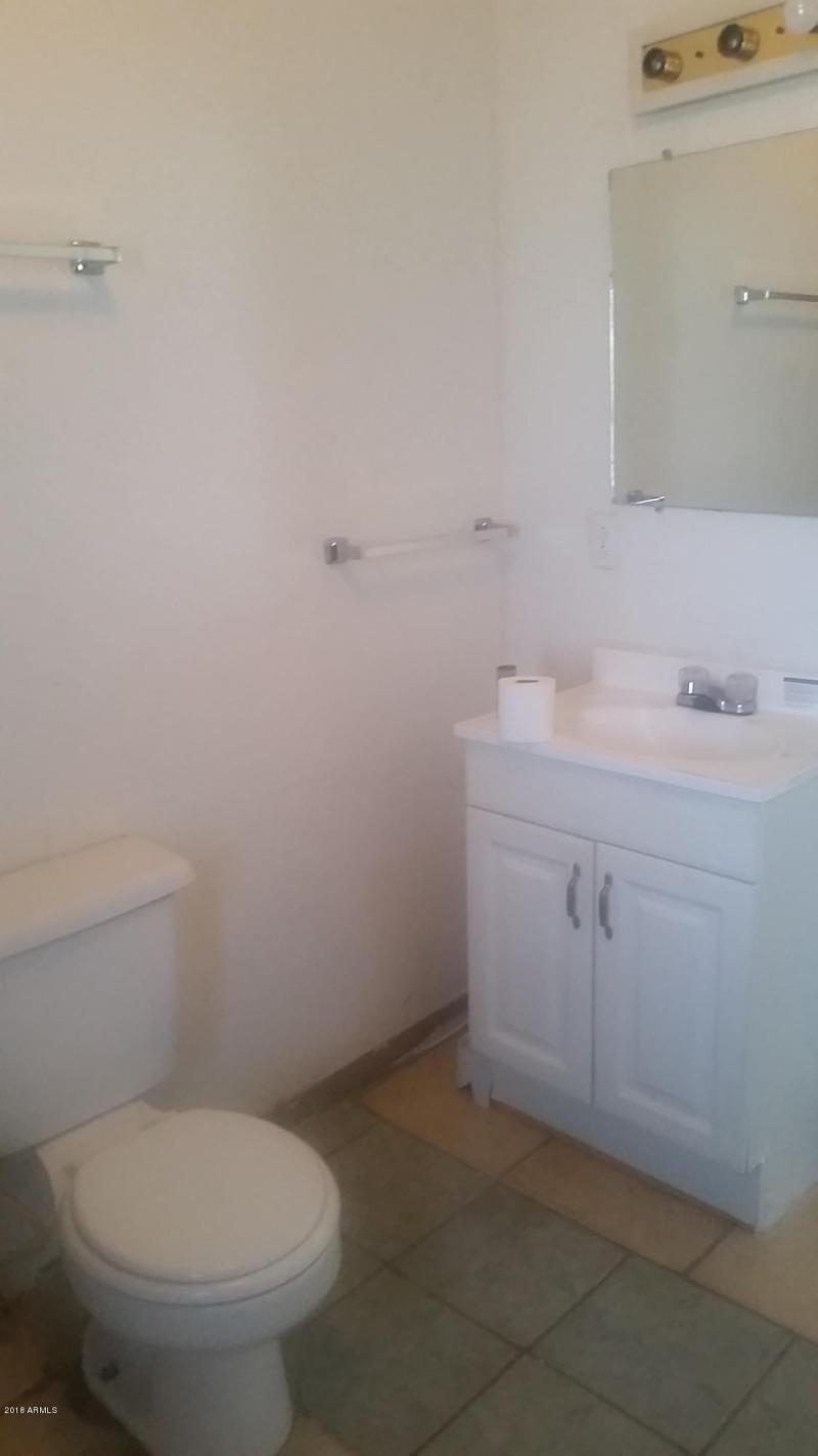 Apt 5 Bathroom