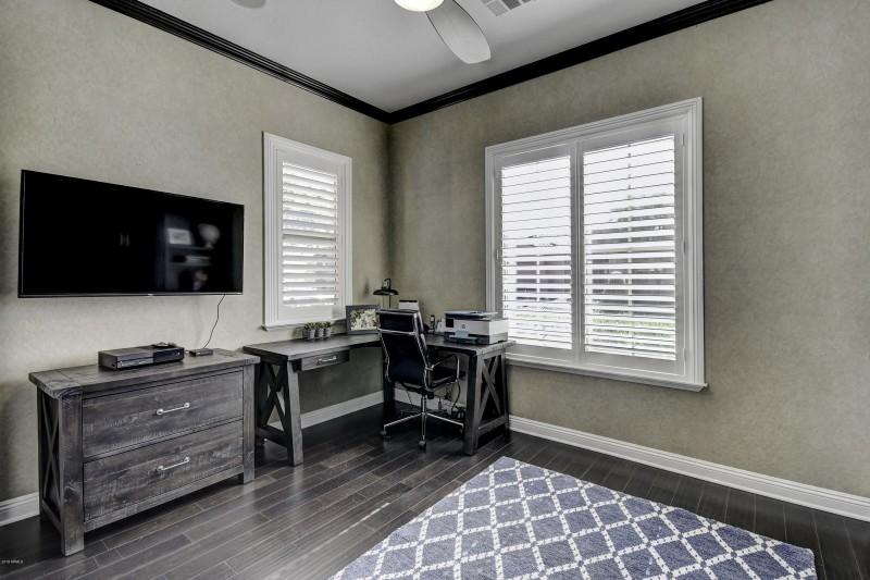Bedroom/Office