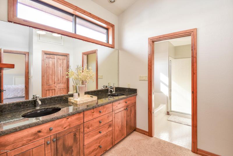 Primary En Suite