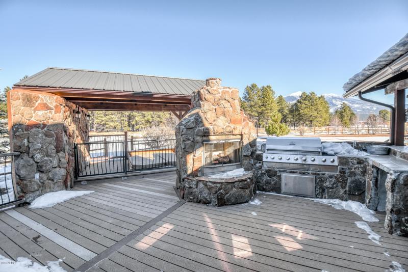 8950 W Antoinette Way-0053