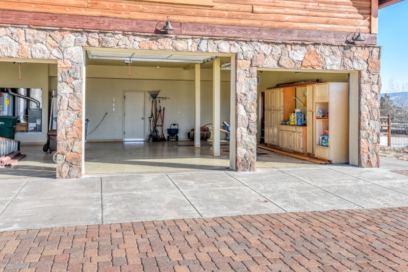 8950 W Antoinette Way-0063