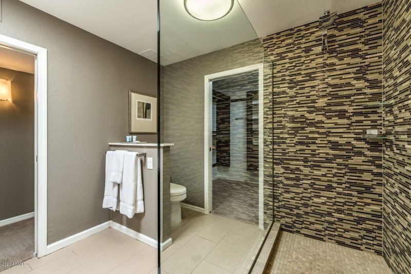 Master Bathroom - 2