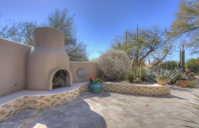 7723 Back Fireplace