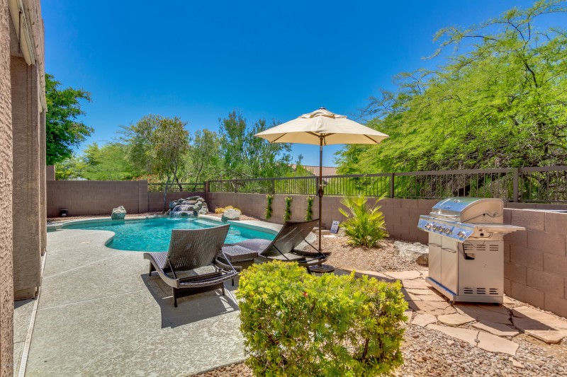 Lounge, BBQ, Swim