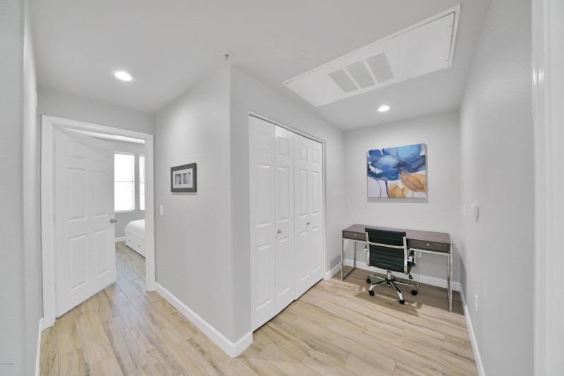 1022 Office Space