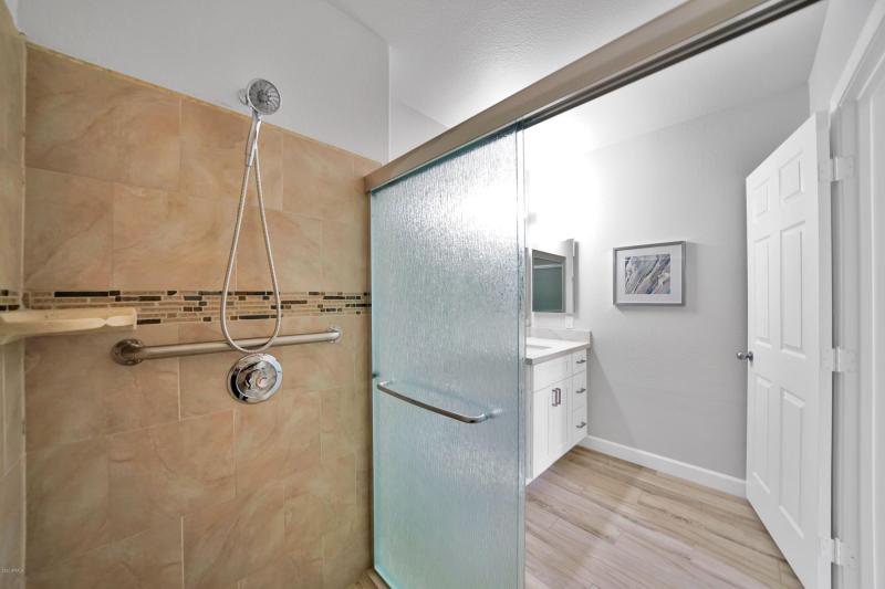 1022 Master Shower