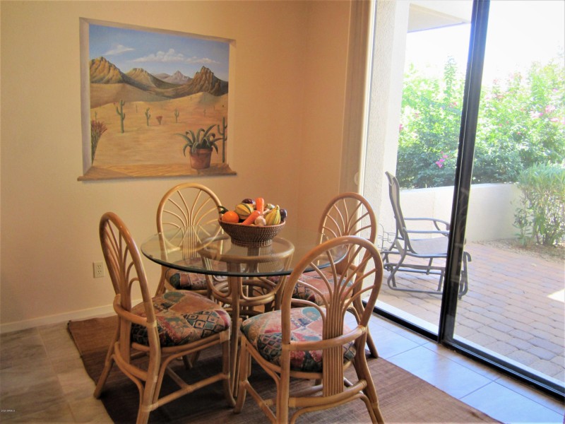 Casual Dining Area