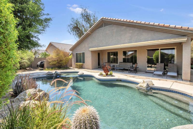 RELAXING POOL/SPA